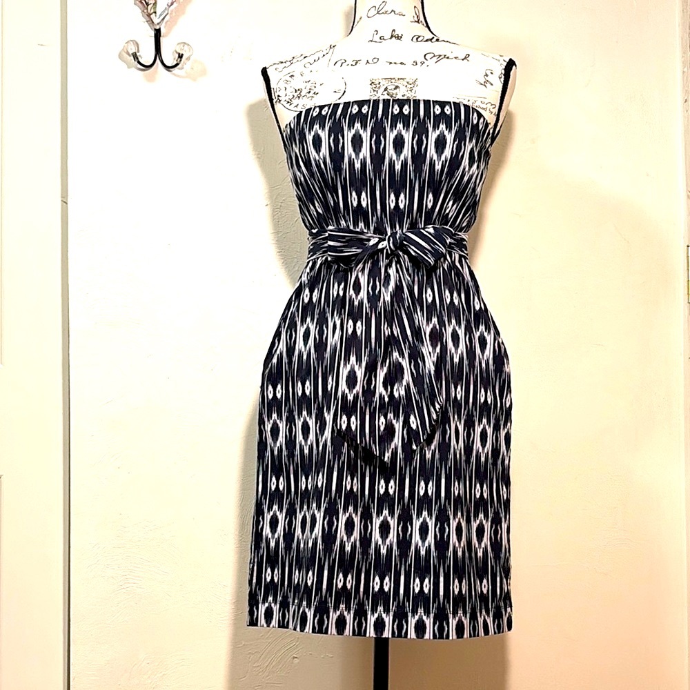 ATHLETA Like-New Strapless Ikat Dress with Pockets! Navy/Blk/White Sz 2